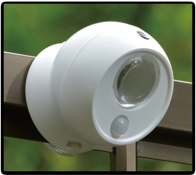 Battery PIR sensor light